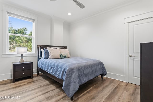 419 Martin Avenue, Ocean Springs, MS 39564