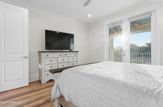 419 Martin Avenue, Ocean Springs, MS 39564