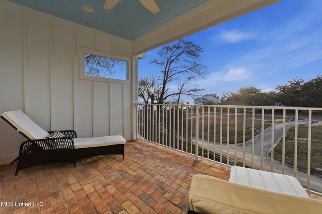 419 Martin Avenue, Ocean Springs, MS 39564