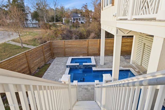 419 Martin Avenue, Ocean Springs, MS 39564