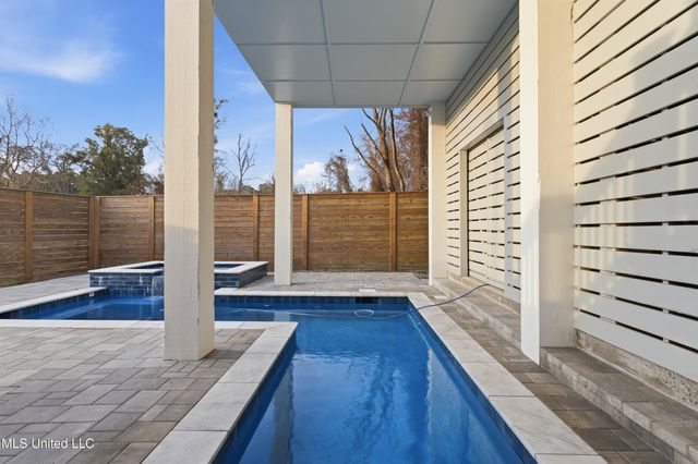 419 Martin Avenue, Ocean Springs, MS 39564