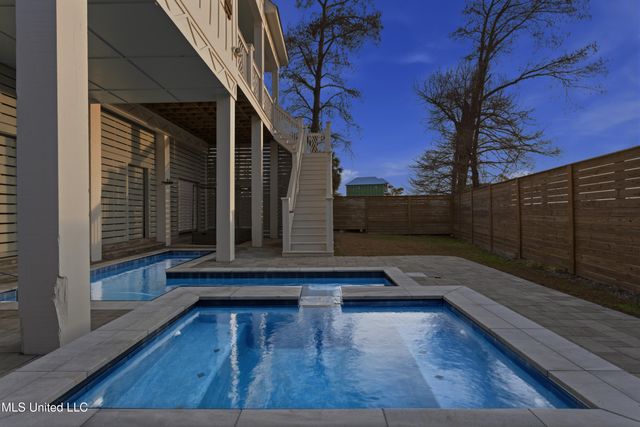 419 Martin Avenue, Ocean Springs, MS 39564