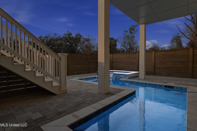 419 Martin Avenue, Ocean Springs, MS 39564