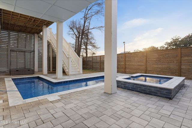 419 Martin Avenue, Ocean Springs, MS 39564