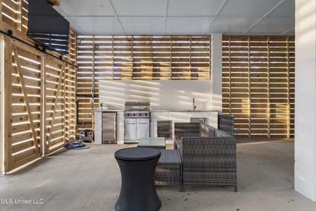 419 Martin Avenue, Ocean Springs, MS 39564