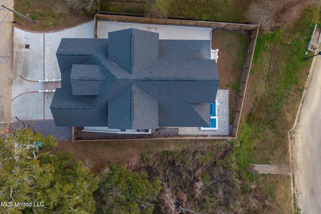 419 Martin Avenue, Ocean Springs, MS 39564