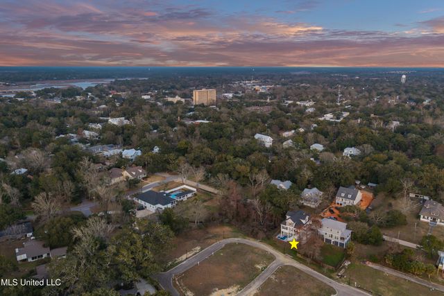 419 Martin Avenue, Ocean Springs, MS 39564