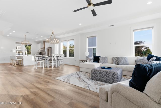 419 Martin Avenue, Ocean Springs, MS 39564