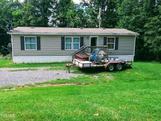 585 Little Brushy Road, Coeburn, VA 24230