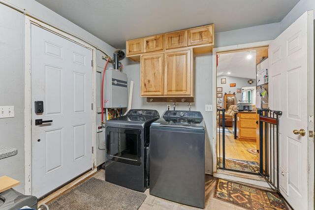 1492 Crooks Creek Road, Selma, OR 97538