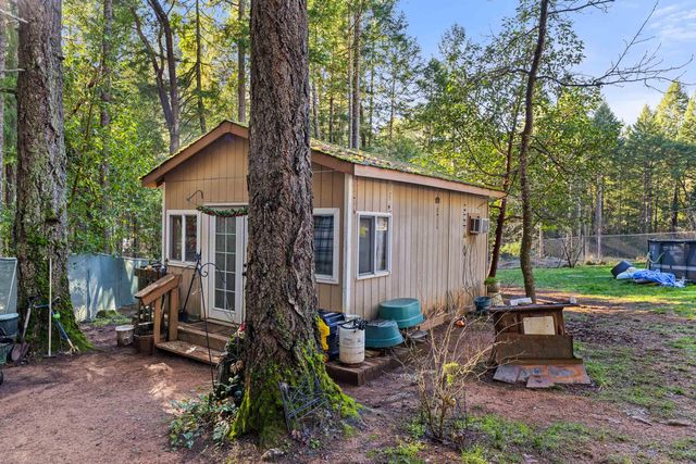 1492 Crooks Creek Road, Selma, OR 97538