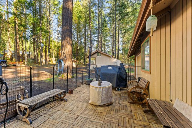 1492 Crooks Creek Road, Selma, OR 97538