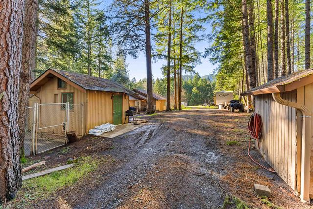 1492 Crooks Creek Road, Selma, OR 97538