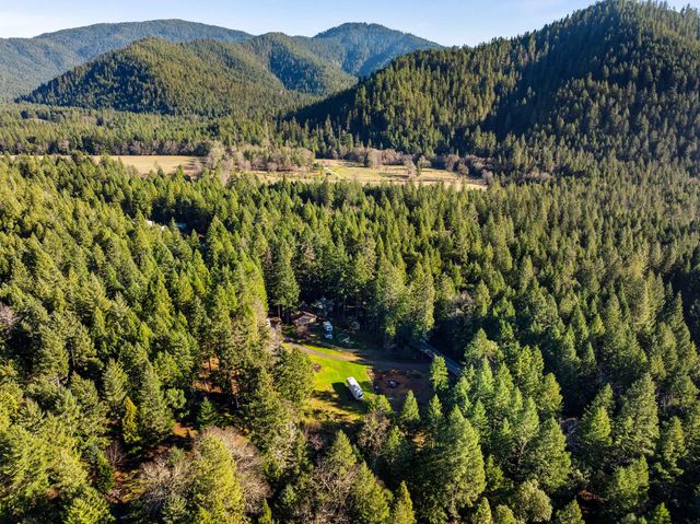 1492 Crooks Creek Road, Selma, OR 97538