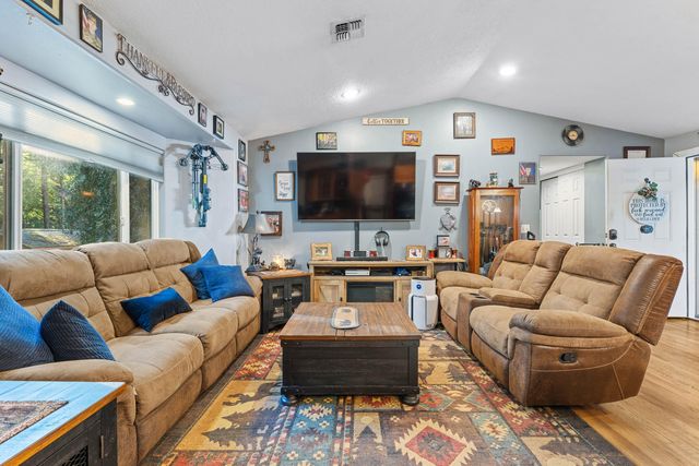 1492 Crooks Creek Road, Selma, OR 97538