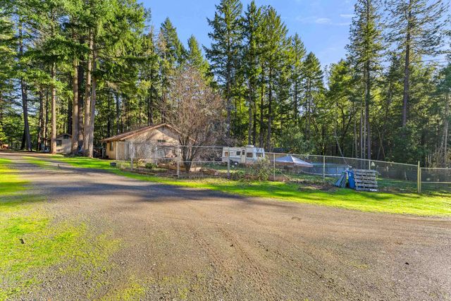 1492 Crooks Creek Road, Selma, OR 97538