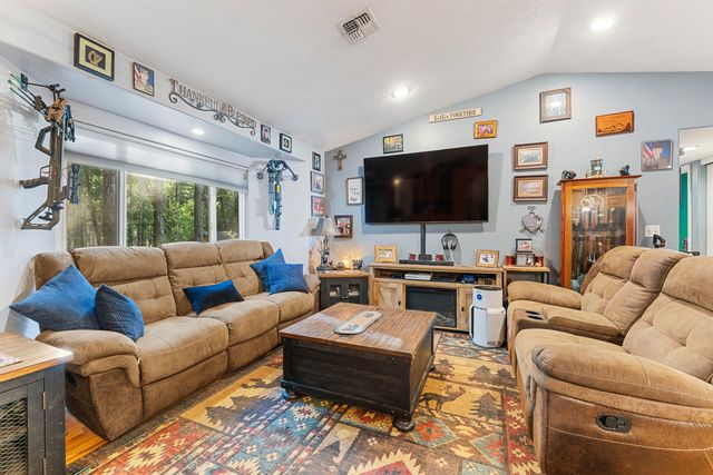 1492 Crooks Creek Road, Selma, OR 97538