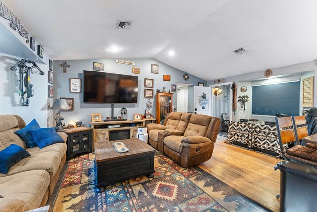 1492 Crooks Creek Road, Selma, OR 97538