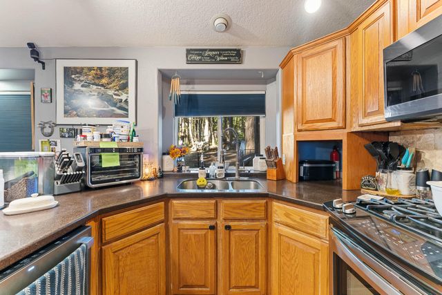 1492 Crooks Creek Road, Selma, OR 97538