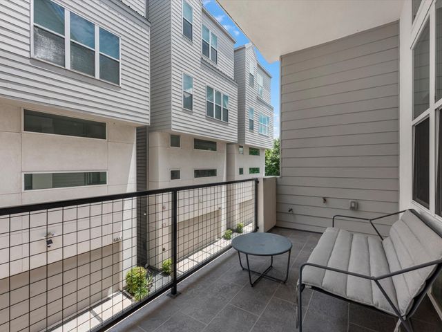 5871 E Post Oak Lane, Houston, TX 77055