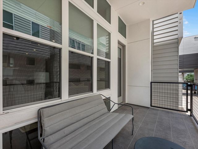 5871 E Post Oak Lane, Houston, TX 77055