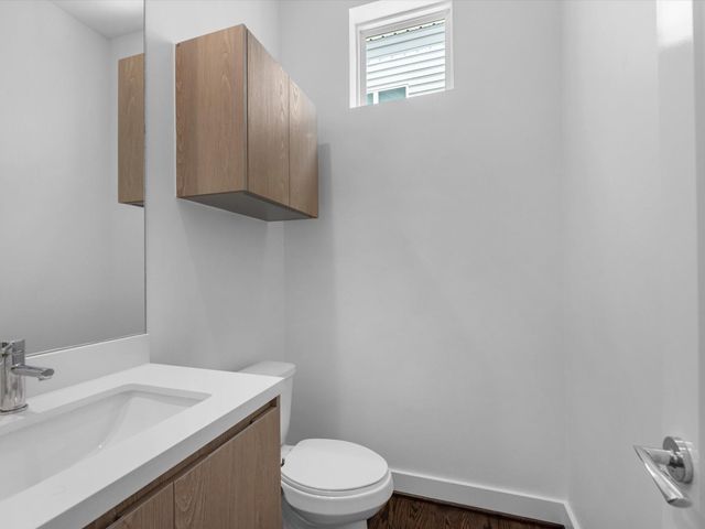 5871 E Post Oak Lane, Houston, TX 77055