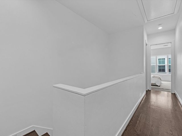 5871 E Post Oak Lane, Houston, TX 77055