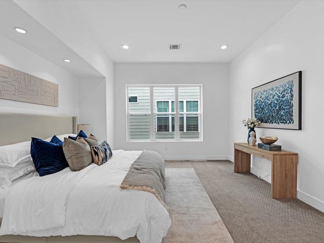5871 E Post Oak Lane, Houston, TX 77055