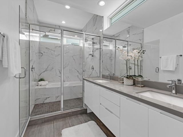 5871 E Post Oak Lane, Houston, TX 77055