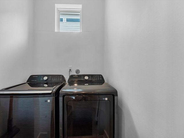 5871 E Post Oak Lane, Houston, TX 77055