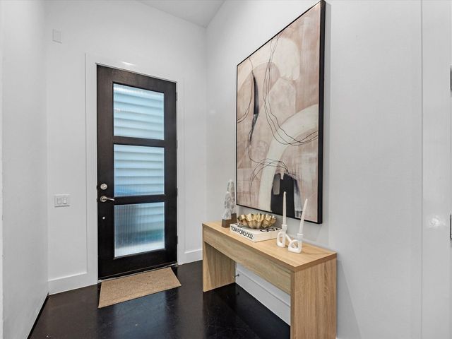 5871 E Post Oak Lane, Houston, TX 77055