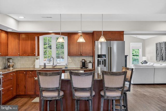 1 HASTINGS CT, Marlton, NJ 08053