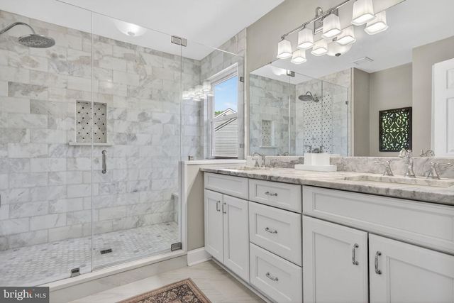 1 HASTINGS CT, Marlton, NJ 08053
