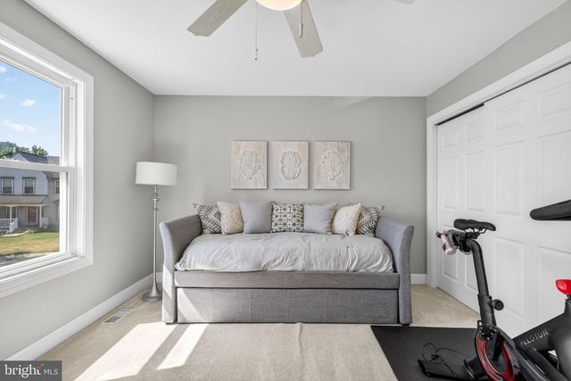 1 HASTINGS CT, Marlton, NJ 08053