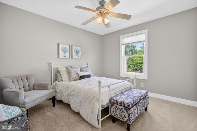 1 HASTINGS CT, Marlton, NJ 08053
