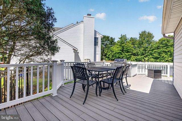 1 HASTINGS CT, Marlton, NJ 08053