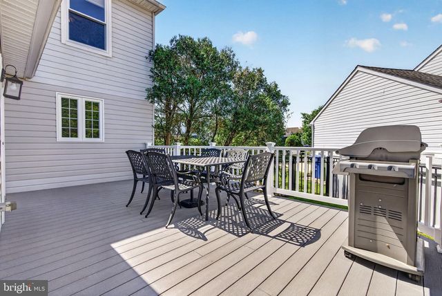 1 HASTINGS CT, Marlton, NJ 08053
