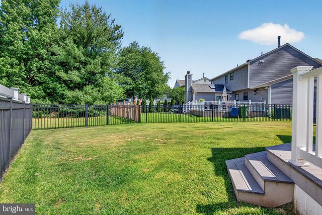 1 HASTINGS CT, Marlton, NJ 08053