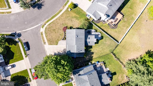 1 HASTINGS CT, Marlton, NJ 08053