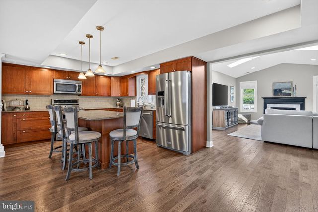 1 HASTINGS CT, Marlton, NJ 08053