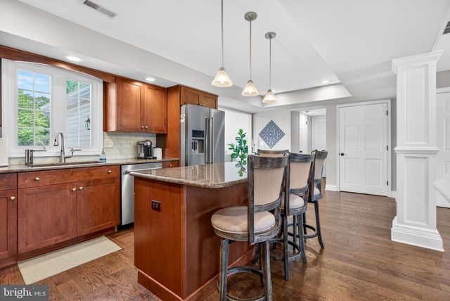 1 HASTINGS CT, Marlton, NJ 08053