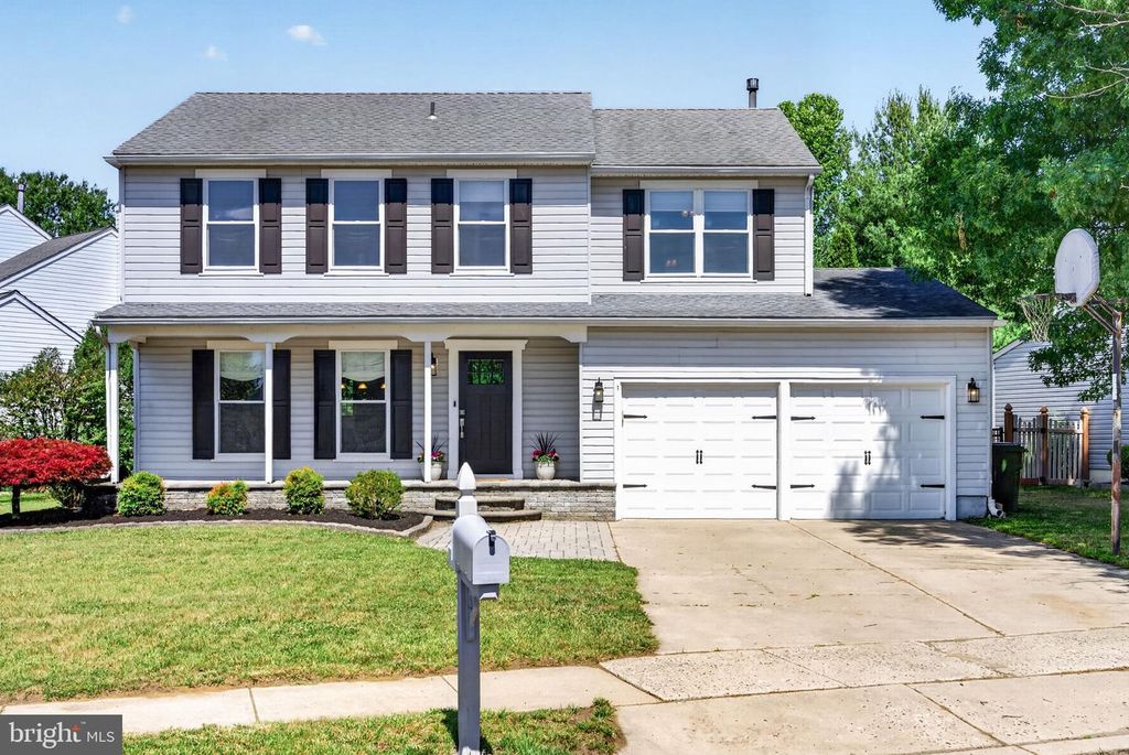 1 HASTINGS CT, Marlton, NJ 08053