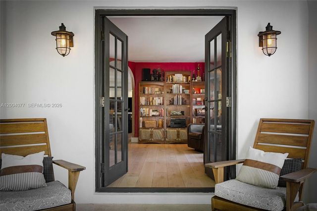 1103 Pizarro St, Coral Gables, FL 33134