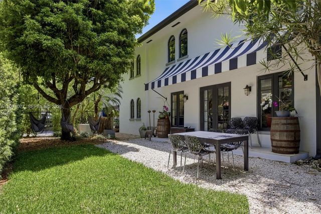 1103 Pizarro St, Coral Gables, FL 33134