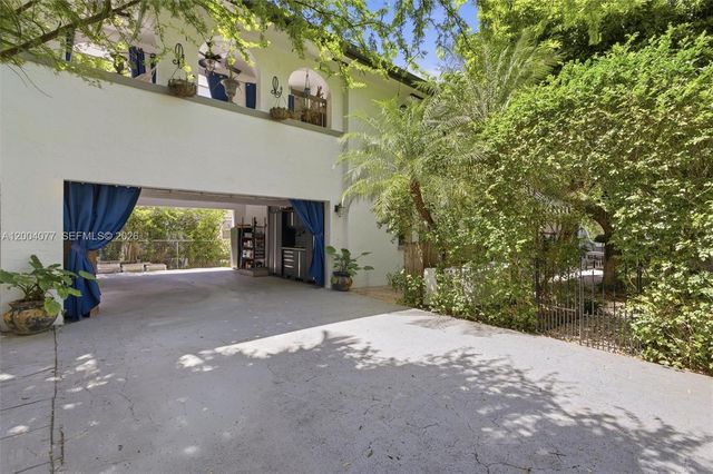 1103 Pizarro St, Coral Gables, FL 33134