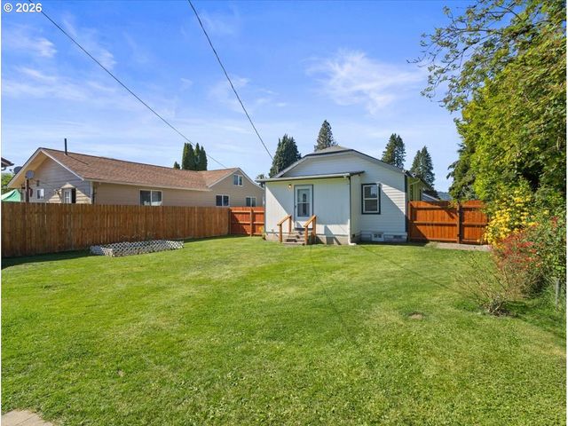 3053 GARFIELD St, Longview, WA 98632