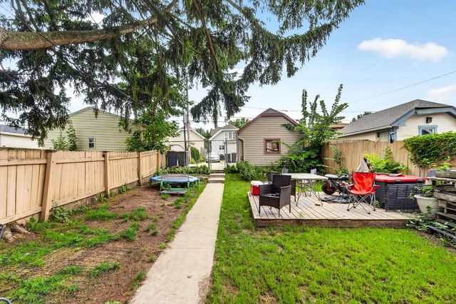 2049 S 72nd STREET, West Allis, WI 53219