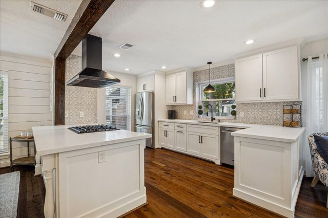 57 Fire Flicker Place, The Woodlands, TX 77381