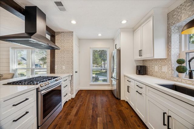 57 Fire Flicker Place, The Woodlands, TX 77381