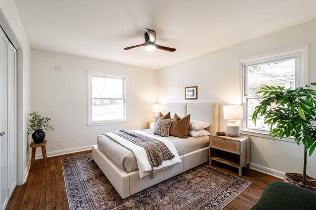 860 W La Salle AVENUE, Glendale, WI 53209